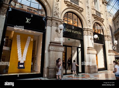 louis vuitton milano galleria v emanuele ii|louis vuitton women.